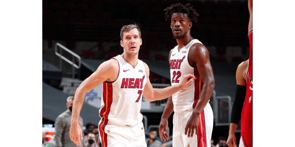 Los jugadores de Miami Heat se unen y derrotan a sus oponentes
